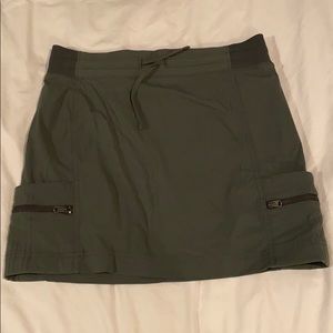 Athleta green tennis skirt